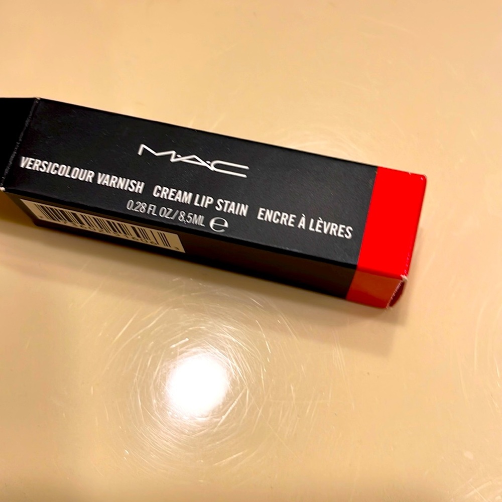 MAC To the Extreme Versicolour Cream Lip Stain